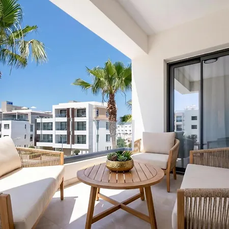 Apartament Avenue By Deserve Pafos